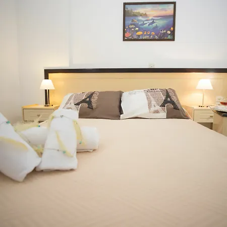 Apartahotel Bella Sant Perissa (Santorini)