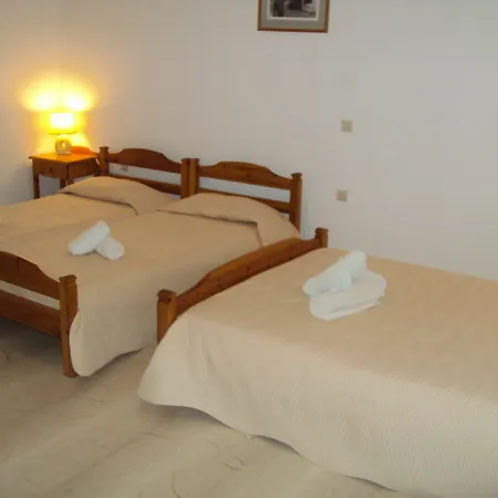 Bella Sant Perissa (Santorini)