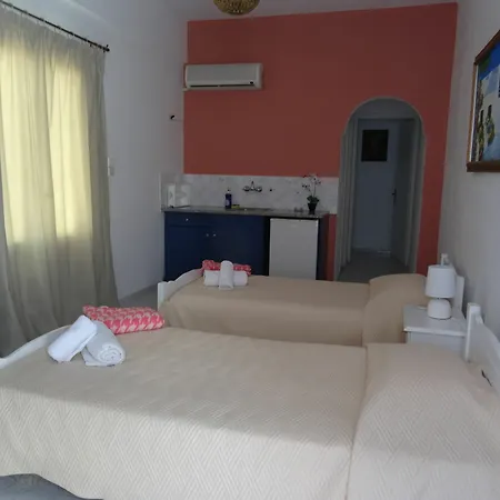 Bella Sant Aparthotel Perissa (Santorini)