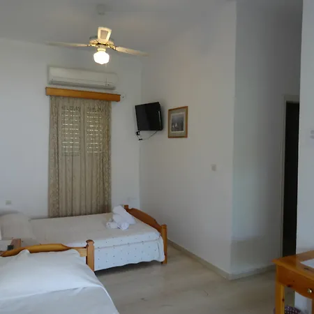 Bella Sant 2* Perissa (Santorini)